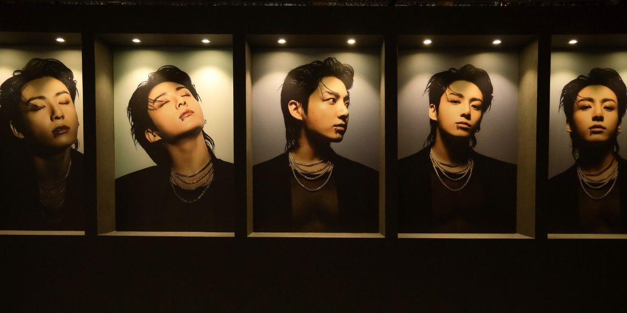 media-desktop-jung-kook-exhibition-golden-the-moments-3-2026-8-4-t-15-34-46.jpg