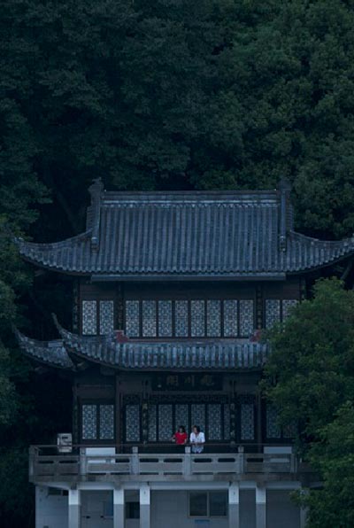 Dwelling in the Fuchun Mountains